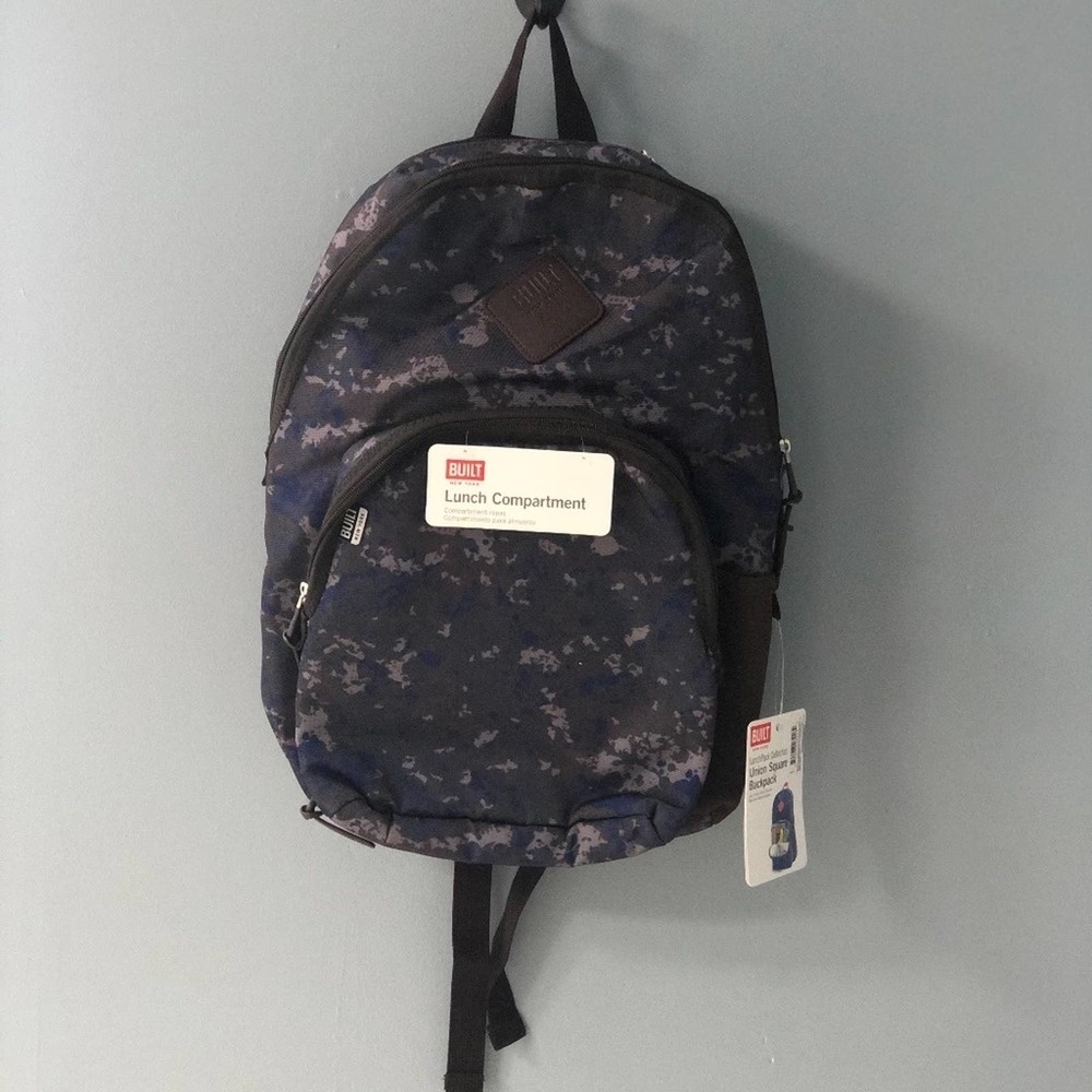 Built NY backpack w/ removable lunch bag - Picture 2 of 8